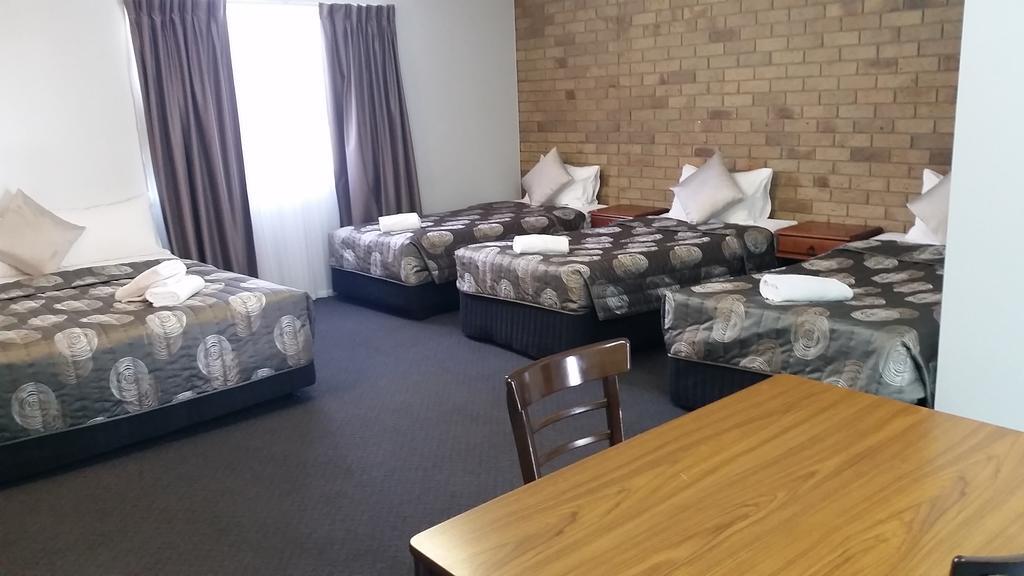 True Blue Motor Inn Rockhampton Habitación foto