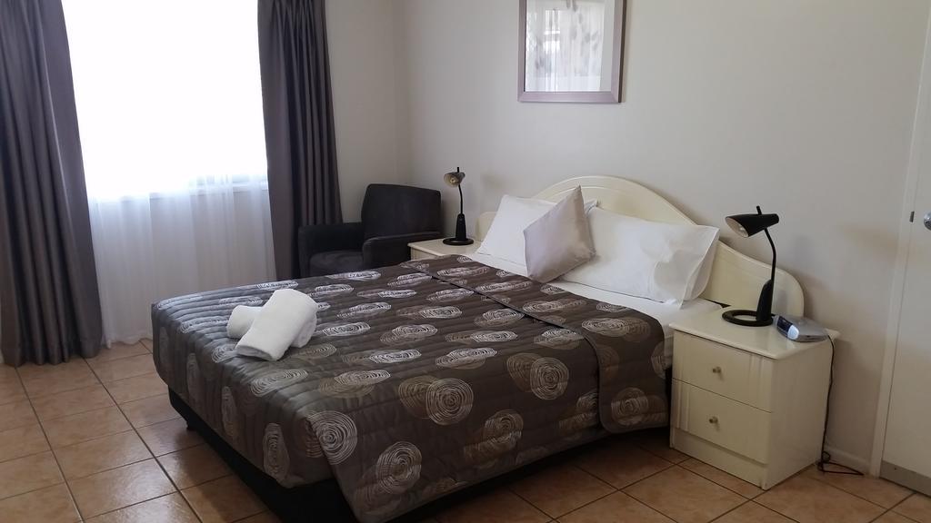 True Blue Motor Inn Rockhampton Habitación foto